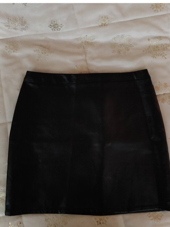 Dresses & Skirts - Mini skirt.